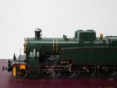 FULGUREX :
PLM 242 AT
Metal locomotive.
Electric...