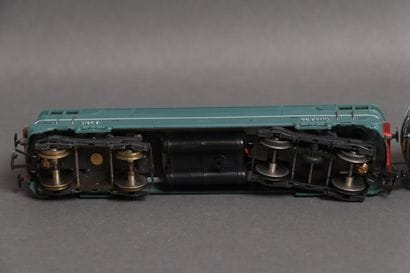 Set of 4 SNCF HO railcars: BB-9281, BB-25110,...