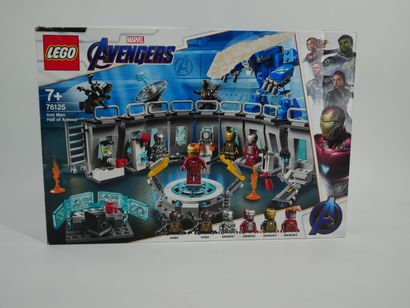 *LEGO. 
MARVEL. AVENGERS 76125
Box of lego,...