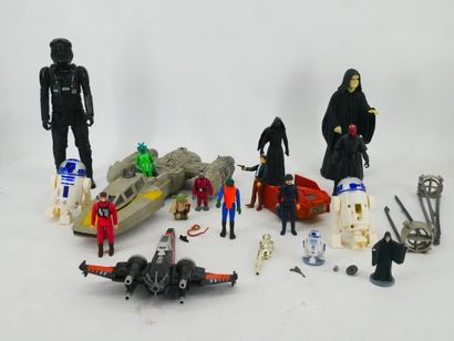 STARS WARS 
Lot including :
- 3 model ships.
-...