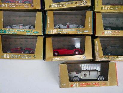 BRUMM 
Lot comprenant 30 voitures en métal...