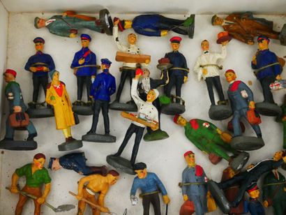 ELASTOLIN, Germany 
Set of small figurines...