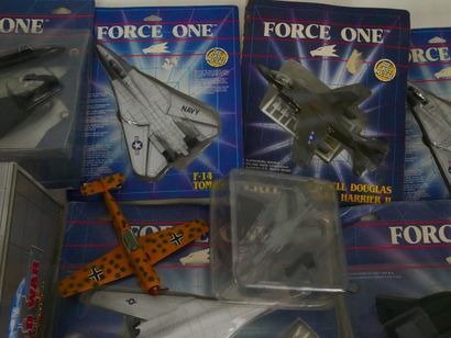 ERTL (USA) :
Lot de 6 avions en métal peint.
Avec...