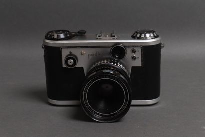 Lot :
- CORFIELD
Periflex model camera, obj....