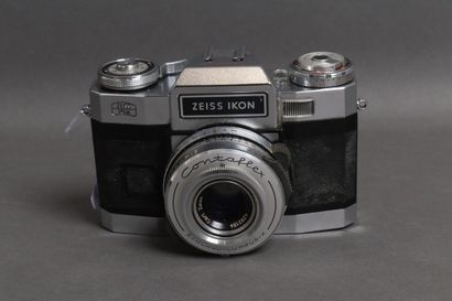 ZEISS IKON
- Camera model Contaflex, shutter...