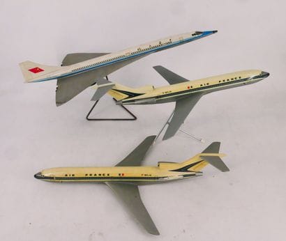 Lot de maquettes d’avions en plastique, bois...