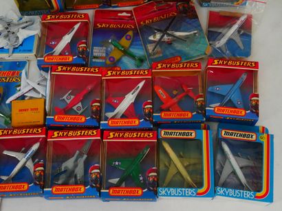 MATCHBOX :
Lot de 19 avions militaires et...
