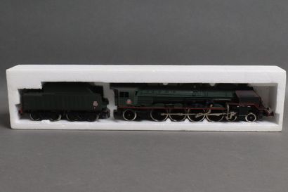 JOUEF HO
Steam locomotive with tender ref...