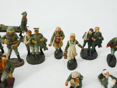 ELASTOLIN (Germany):
Set of 20 painted composition...