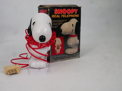 SNOOPY: 
Lot including:
- 1 ceramic piggy...