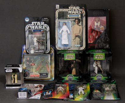 *STAR WARS
Pack of eleven plastic figurines...