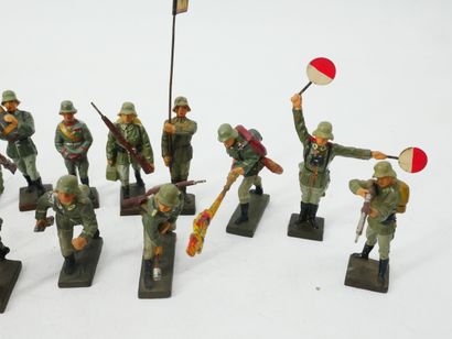 LINEOL (Germany):
Set of 23 figures in painted...