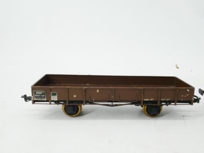 Painted metal lot, including:
- 2 SNCF side-door...