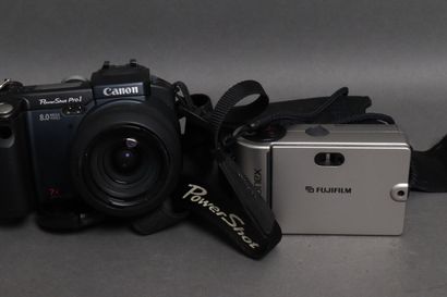 Lot :
- CANON
Powershot G2 camera, obj. Canon...
