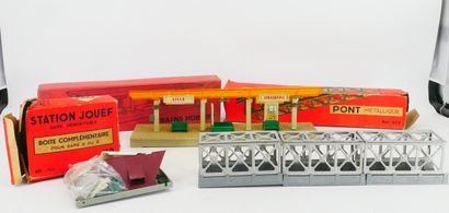 Set of model railways including: 
- 1 MARKLIN...