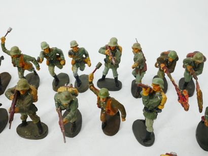 ELASTOLIN (Germany) :
Set of 28 figures in...