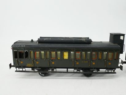Painted metal lot, including:
- 2 SNCF side-door...