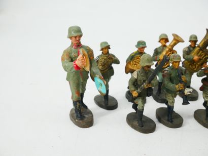 ELASTOLIN (Germany):
Set of 19 painted composition...