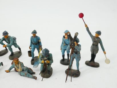 ELASTOLIN (Germany):
Set of 13 painted composition...