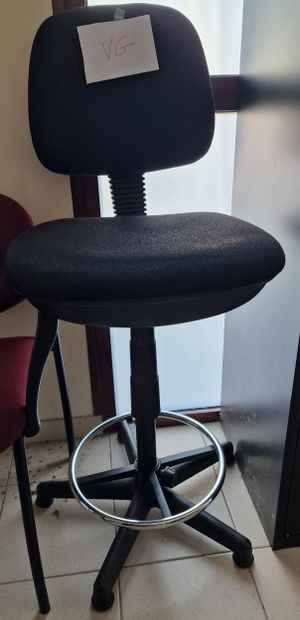 MATERIEL DE BUREAU - FOURNITURES - ELECTROMENAGER...