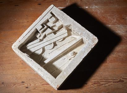 Gilbert WEIL
Ruines
Sculpture carrée en plâtre
H...