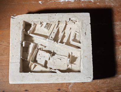 Gilbert WEIL
Ruines
Sculpture carrée en plâtre
H...
