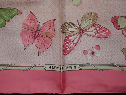 HERMES Paris - Cathy LATAM
Carré en soie...