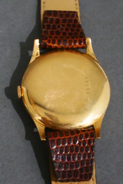 ZENITH 
Montre plate d’homme à boitier rond...