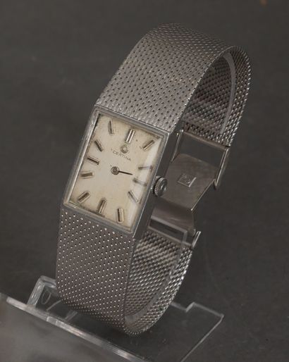 CERTINA 
Bracelet montre d’homme en acier.
Signée.
L...