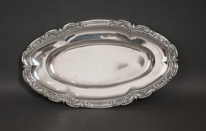 950°/°° silver oval tray with branch relief...