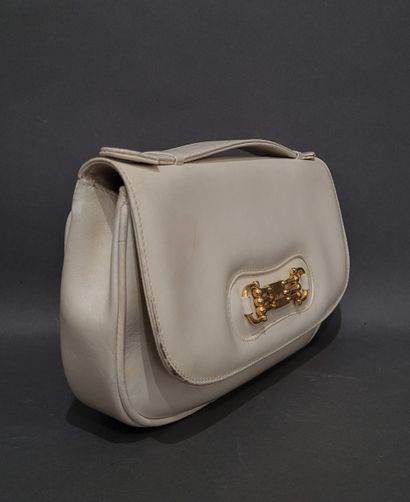 CELINE Paris 
Shoulder bag in white calfskin,...