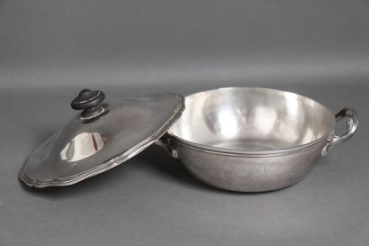 Louis MANANT silversmith
Covered ecuelle...