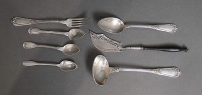 Silver lot:
- Small 800°/°° silver shovel,...