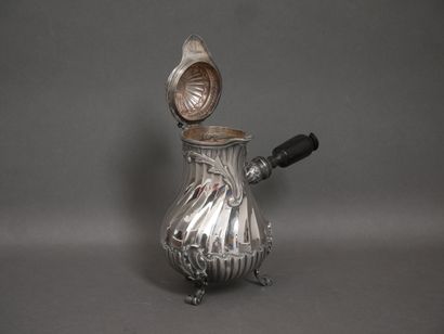 Covered tripod coffee pot in 950°/°° silver...