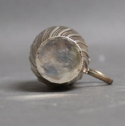 Silver lot:
- Pair of Louis XVI style 950°/°°...