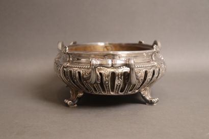 Jardinière quadripode à deux anses en bronze...