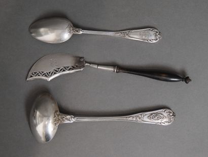 Silver lot:
- Small 800°/°° silver shovel,...