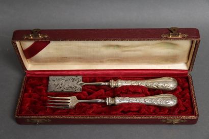 Lot: 
- Cutlery, handles in silver-coated...