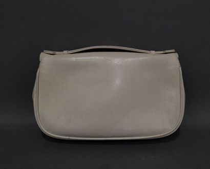 CELINE Paris 
Shoulder bag in white calfskin,...