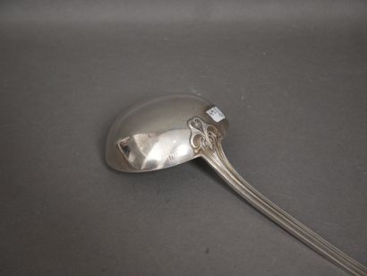 Ladle in 950°/°° silver with contoured fillets,...