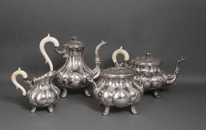 DERAIN goldsmith
Quadripod silver tea-coffee...
