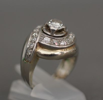 Bague tourbillon en or gris 18k pavée de...
