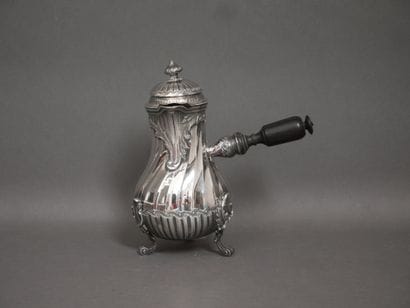 Covered tripod coffee pot in 950°/°° silver...