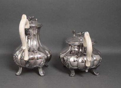 DERAIN goldsmith
Quadripod silver tea-coffee...