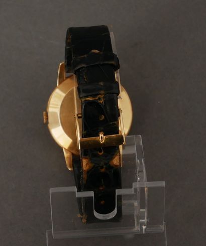 Ulysse NARDIN 
Montre d’homme à boitier rond...