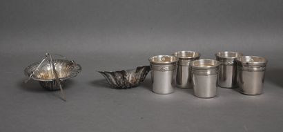 Lot in 950°/°° silver:
- Five liqueur goblets...