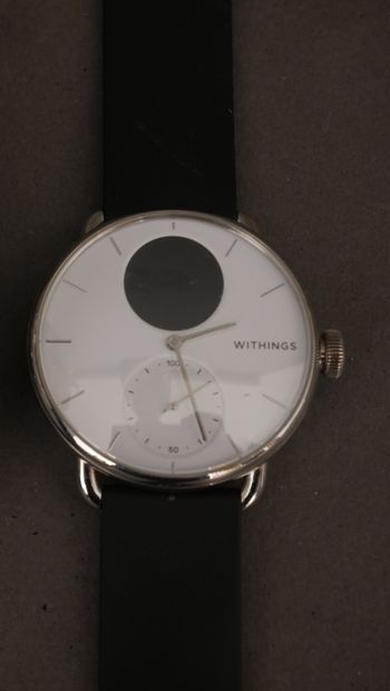 Lot :
- SEIKO
Bracelet-montre en acier modèle...