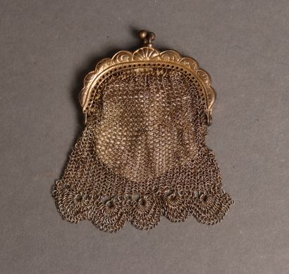Lot :
- Bourse maille en argent 800°/°°,...