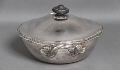 Louis MANANT silversmith
Covered ecuelle...