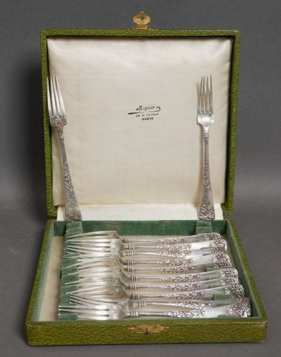 RAVINET-DENFERT goldsmith
Twelve dessert...